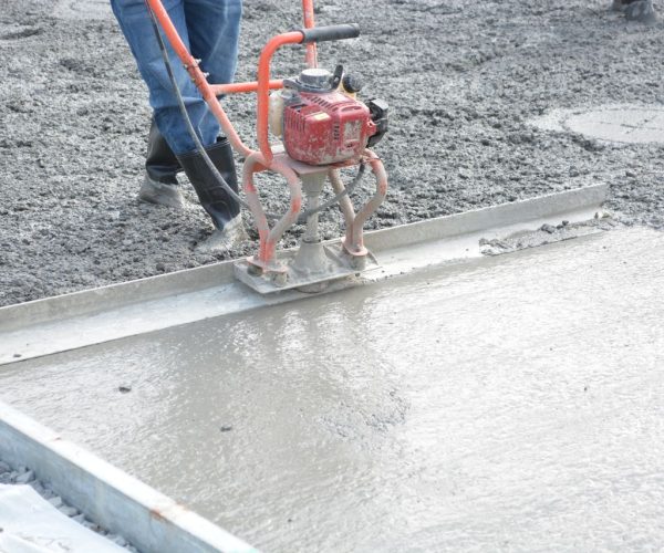 Roboty strzałowe betonem natryskowym – jak przebiega proces i jakie są etapy realizacji?